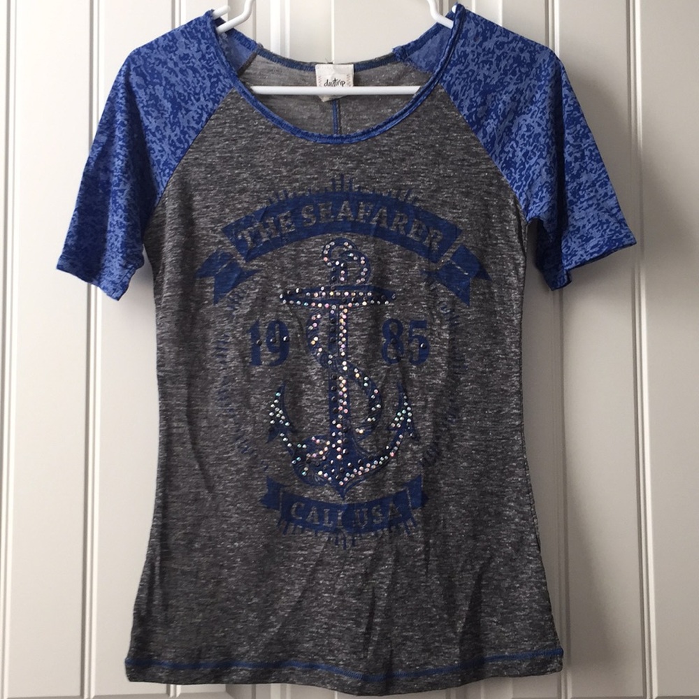 Daytrip Bling Accented Anchor Top